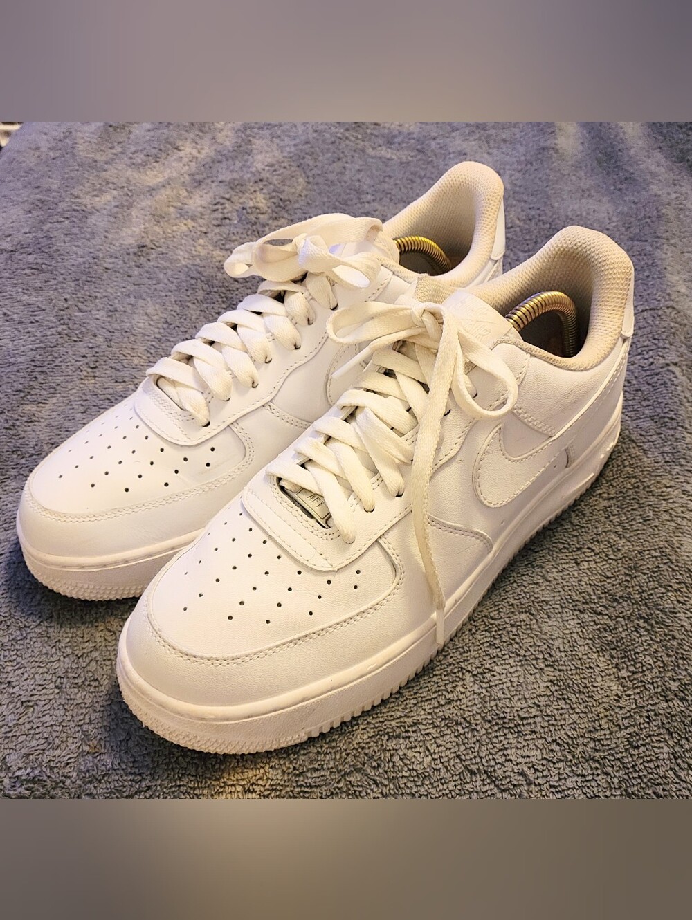 Nike Air Force 1 White Men's Low-Top Leather Sneakers - Classic Casual 9